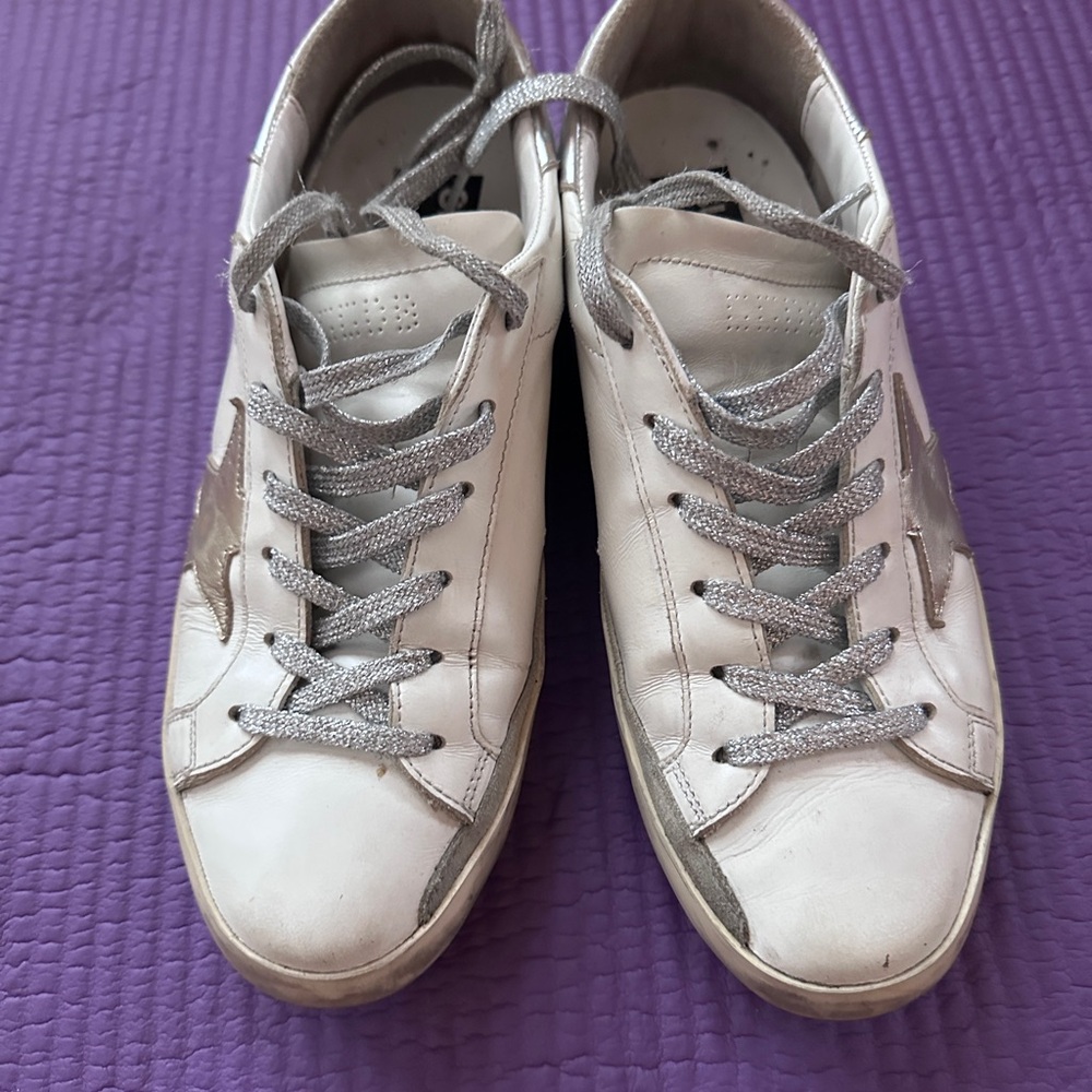Golden Goose Deluxe Brand Superstar, Size 8, White distressed